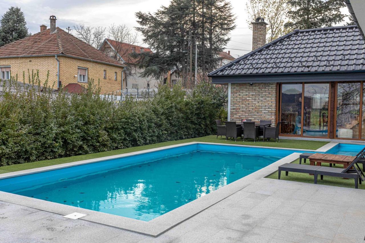 City Escape Luxury Villa Zuce Eksteriør bilde