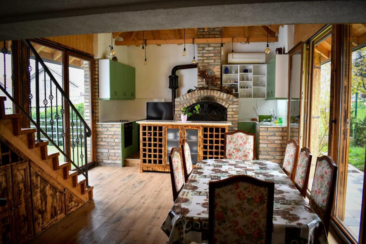 City Escape Luxury Villa Zuce Eksteriør bilde